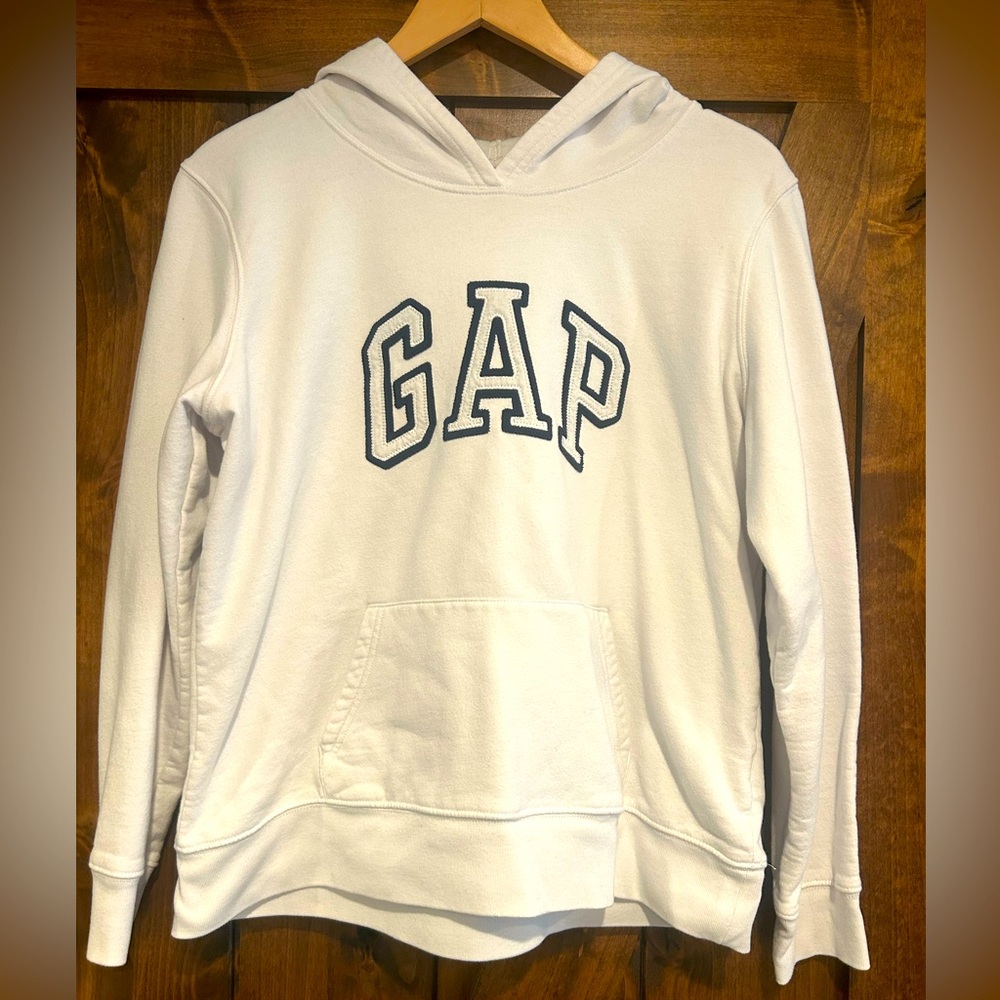Women’s GAP logo hoodie sweatshirt size large.